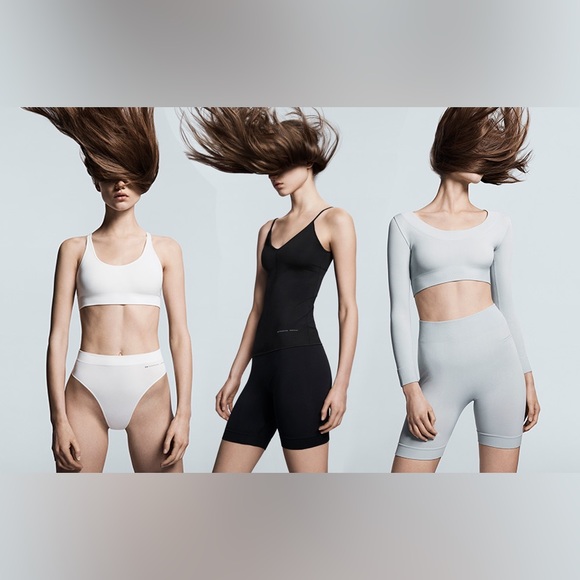 ALEXANDER WANG x UNIQLO Airism Tight Shorts - Picture 2 of 5